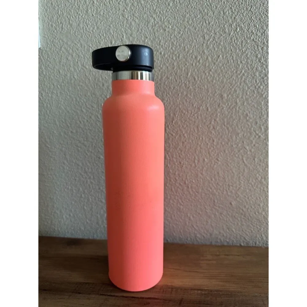 Hydro Flask  24oz Coral / Pink Standard Mouth with Sports Cap Water Bottle